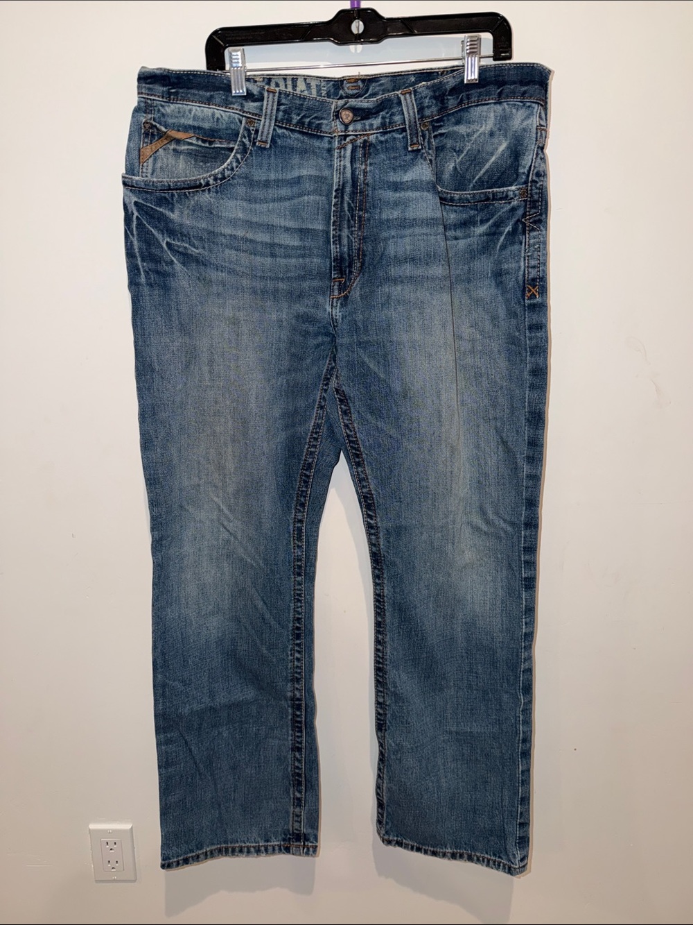Ariat Straight Leg Men's Jeans Size 36x32 - Picture 1 of 7
